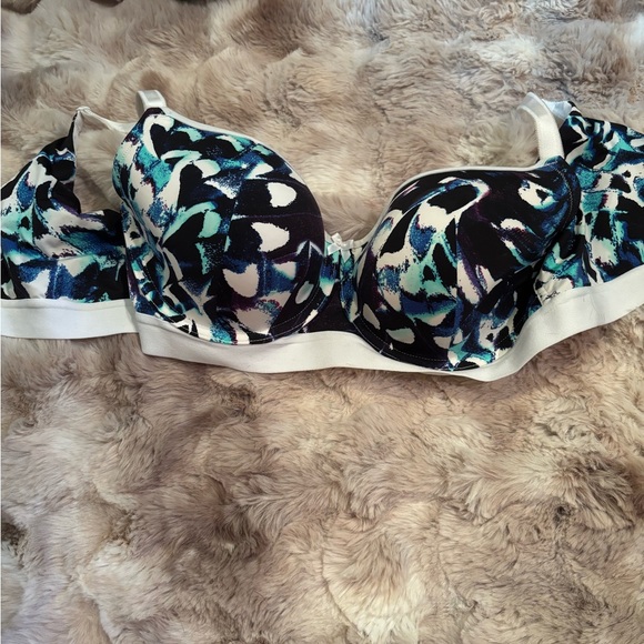 Torrid 38D underwire bra 360 Back Smoothing - Picture 1 of 3